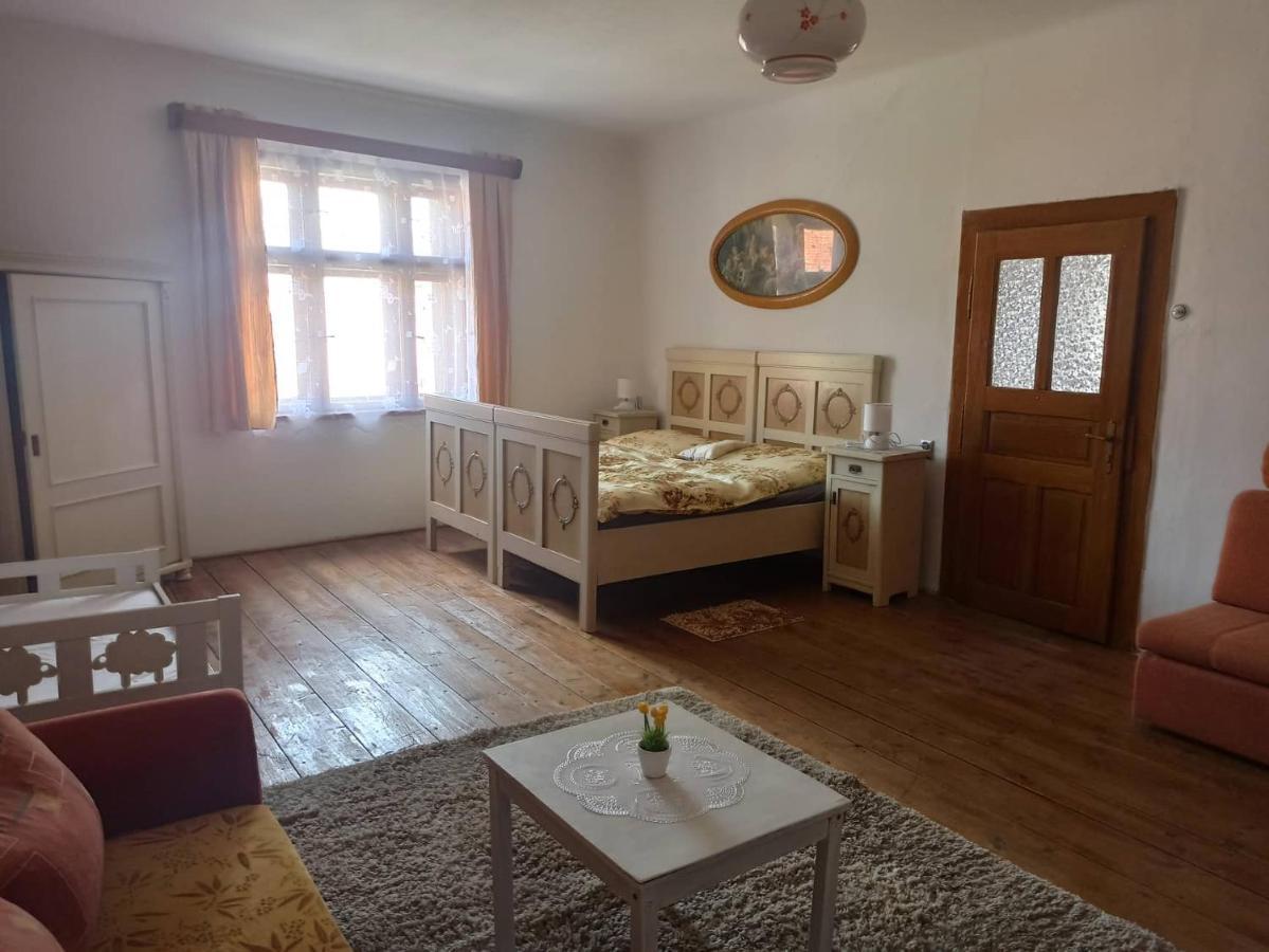 Apartman Menany Exterior photo