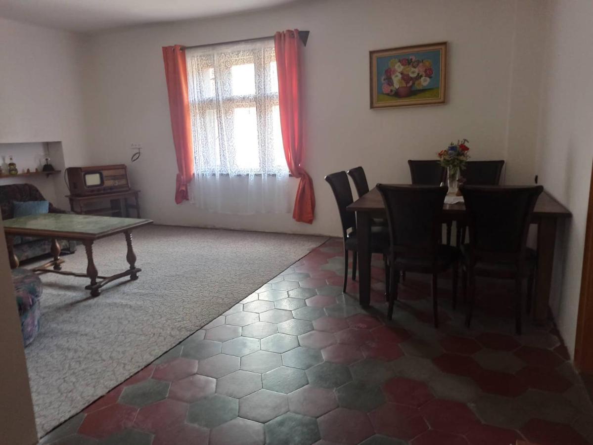Apartman Menany Exterior photo