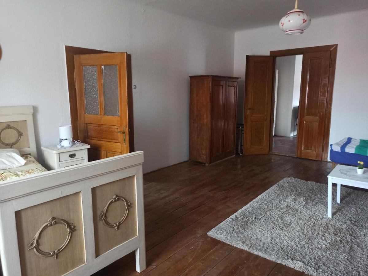 Apartman Menany Exterior photo